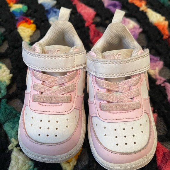 Nike Kids Sneakers in Pink and White - Picture 1 of 5